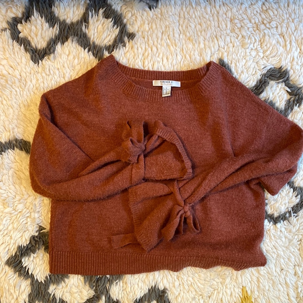 Sweater with Bows on the Sleeves ❣️